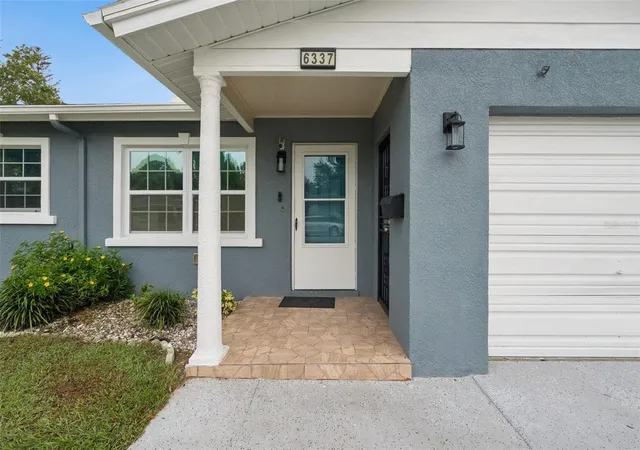 Photo 1 of Single family home for sale at 6337 Lido Ct, Orlando, FL 32807 | MLS# O6450752 | Listing updated on 2026-10-21