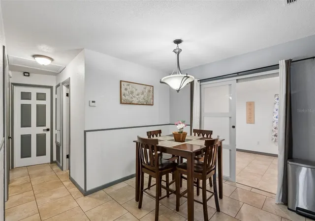 Photo 4 of Single family home for sale at 6337 Lido Ct, Orlando, FL 32807 | MLS# O6450752 | Listing updated on 2026-10-21