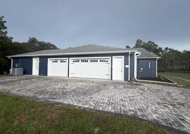 Photo 4 of Single family home for sale at 3755 Lakeview Acres Rd, Saint Cloud, FL 34772 | MLS# K4903892 | Listing updated on 2026-10-20