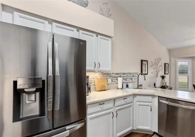 Photo 4 of Single family home for sale at 25233 Lost Oak Cir, Leesburg, FL 34748 | MLS# O6450760 | Listing updated on 2026-10-22