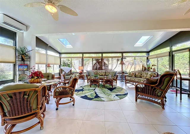 Photo 1 of Single family home for sale at 265 Indian Wells Ave, Kissimmee, FL 34759 | MLS# S5159765 | Listing updated on 2026-10-29