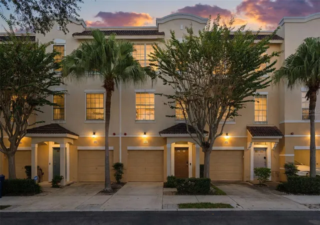 Townhouse for sale at 3181 Bayshore Oaks Dr, TAMPA, FL 33611 | MLS# TB8559207