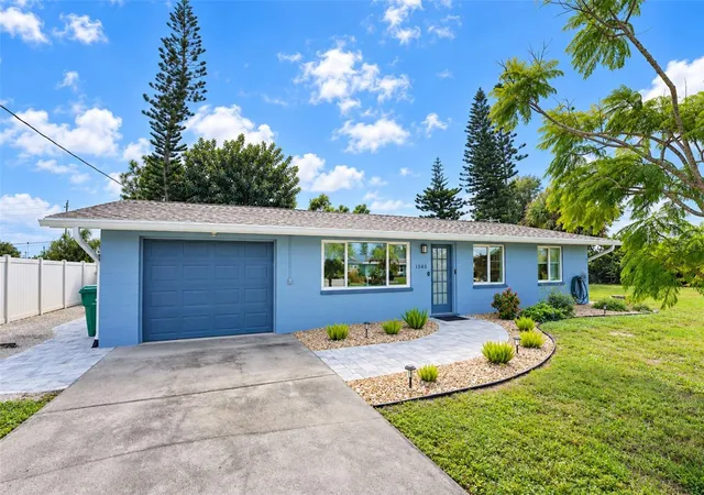 Photo 4 of Single family home for sale at 1545 Barbara Pl, Englewood, FL 34223 | MLS# D6149236 | Listing updated on 2026-10-22