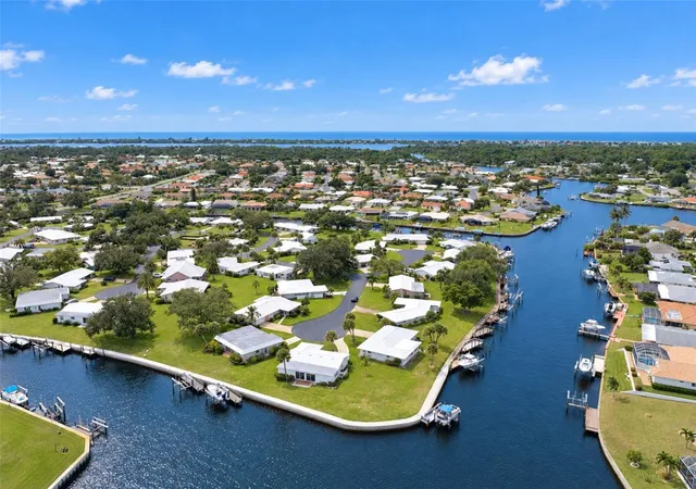 Photo 1 of Condo for sale at 21 Oakwood Dr N #21, Englewood, FL 34223 | MLS# D6149237 | Listing updated on 2026-10-22