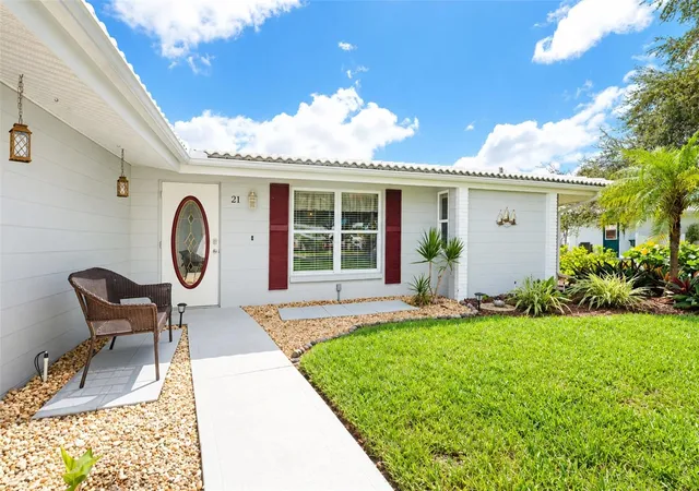 Photo 3 of Condo for sale at 21 Oakwood Dr N #21, Englewood, FL 34223 | MLS# D6149237 | Listing updated on 2026-10-22