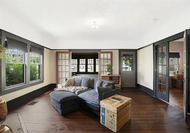 Photo 4 of Single family home for sale at 1510 Washington Ave, Eustis, FL 32726 | MLS# S5159767 | Listing updated on 2026-10-23