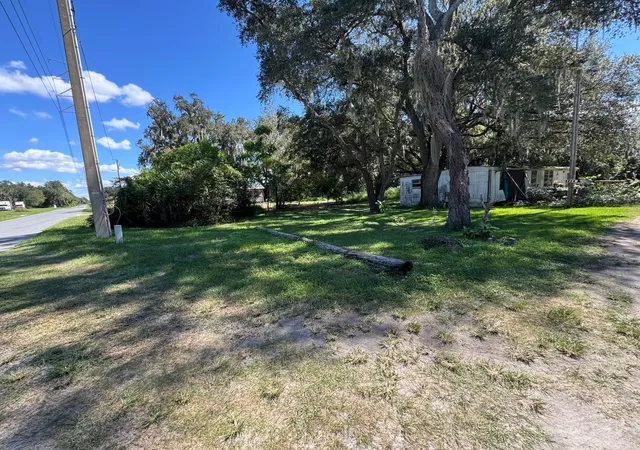 Photo 2 of Manufactured home for sale at 1708 Jones Dr, Leesburg, FL 34748 | MLS# O6450783 | Listing updated on 2026-10-22