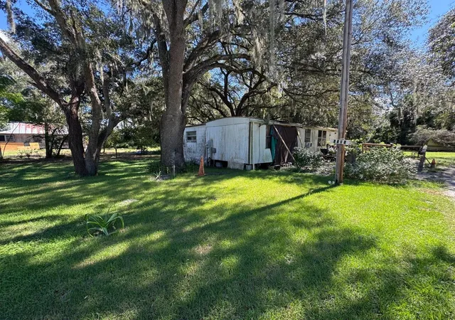 Photo 4 of Manufactured home for sale at 1708 Jones Dr, Leesburg, FL 34748 | MLS# O6450783 | Listing updated on 2026-10-22
