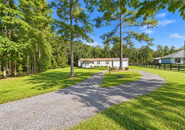 Manufactured home for sale at 5125 NE County Rd 1469, HAWTHORNE, FL 32640 | MLS# GC544245