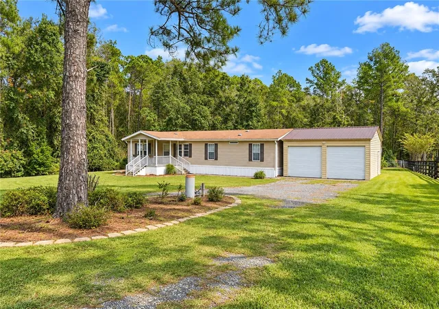 Photo 2 of Manufactured home for sale at 5125 NE County Rd 1469, Hawthorne, FL 32640 | MLS# GC544245 | Listing updated on 2026-10-21
