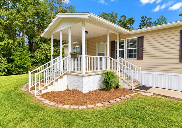 Photo 4 of Manufactured home for sale at 5125 NE County Rd 1469, Hawthorne, FL 32640 | MLS# GC544245 | Listing updated on 2026-10-21