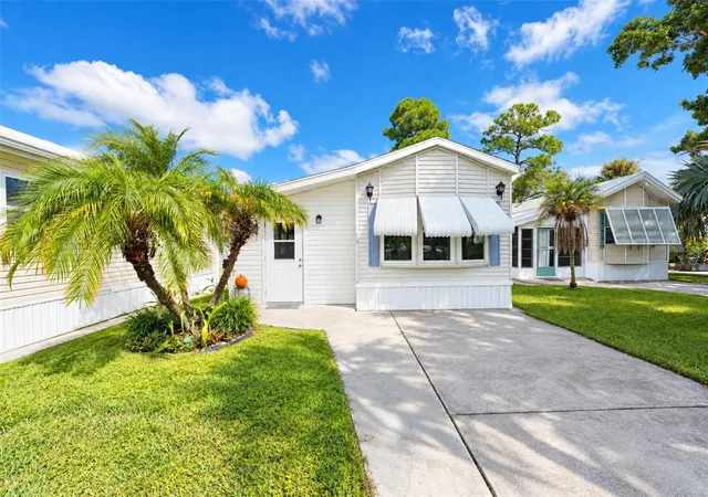 Photo 1 of Manufactured home for sale at 39 Crown Point Dr, Nokomis, FL 34275 | MLS# N6146253 | Listing updated on 2026-10-23