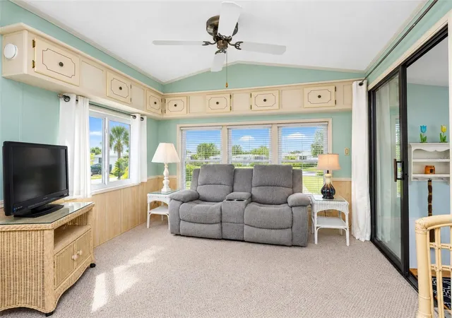 Photo 3 of Manufactured home for sale at 39 Crown Point Dr, Nokomis, FL 34275 | MLS# N6146253 | Listing updated on 2026-10-23