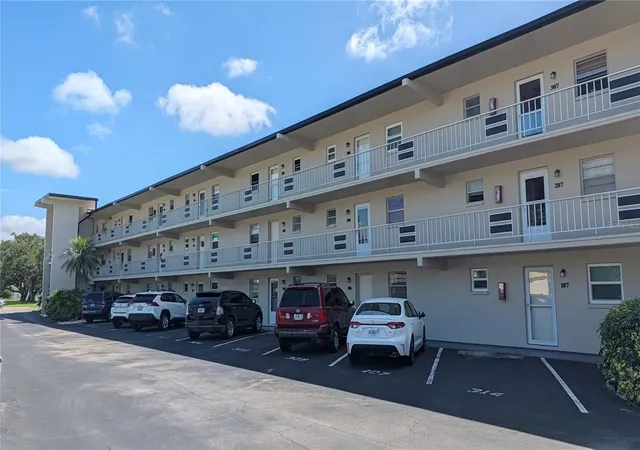 Photo 3 of Condo for sale at 9940 47th Avenue N #206, Saint Petersburg, FL 33708 | MLS# TB8559234 | Listing updated on 2026-10-22