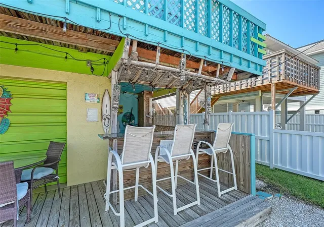 Photo 4 of House for sale at 2514 Ave B, Bradenton Beach, FL 34217 | MLS# A4710003 | Listing updated on 2026-10-25
