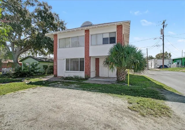 Photo 3 of Multi family home for sale at 874 21st Avenue S, Saint Petersburg, FL 33705 | MLS# S5159775 | Listing updated on 2026-10-26