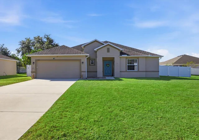 Photo 1 of Single family home for sale at 1707 Hoofprint Ct, Fruitland Park, FL 34731 | MLS# G5119219 | Listing updated on 2026-10-27