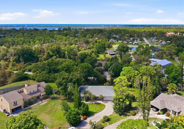 Photo 3 of Single family home for sale at 338 Pine Glen Ct, Englewood, FL 34223 | MLS# D6149241 | Listing updated on 2026-10-21