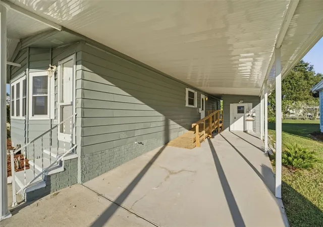 Photo 2 of Manufactured home for sale at 4863 Foxwood Blvd, Lakeland, FL 33810 | MLS# L4965867 | Listing updated on 2026-10-26