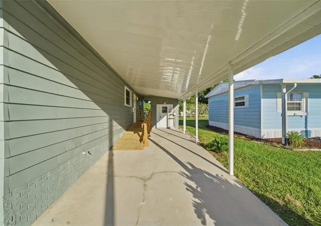 Photo 3 of Manufactured home for sale at 4863 Foxwood Blvd, Lakeland, FL 33810 | MLS# L4965867 | Listing updated on 2026-10-26