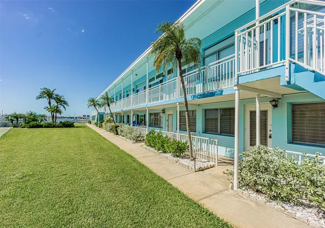 Condo for sale at 1834 Shore Dr S #4, SOUTH PASADENA, FL 33707 | MLS# W7890420