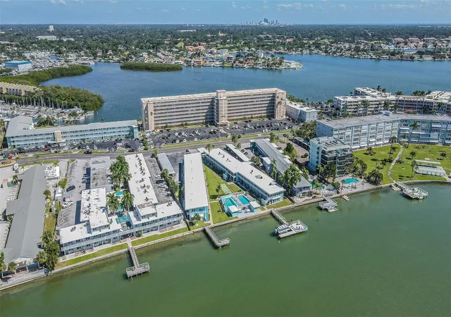 Photo 4 of Condo for sale at 1834 Shore Dr S #4, South Pasadena, FL 33707 | MLS# W7890420 | Listing updated on 2026-10-25