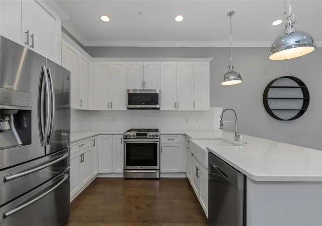 Photo 2 of Sale Pending at 305 S Albany Ave #3, Tampa, FL 33606 | MLS# TB8559246 | Listing updated on 2026-10-28