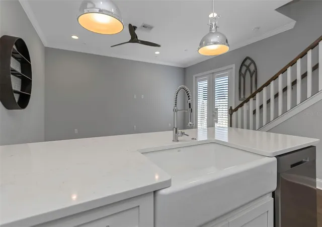Photo 4 of Sale Pending at 305 S Albany Ave #3, Tampa, FL 33606 | MLS# TB8559246 | Listing updated on 2026-10-28