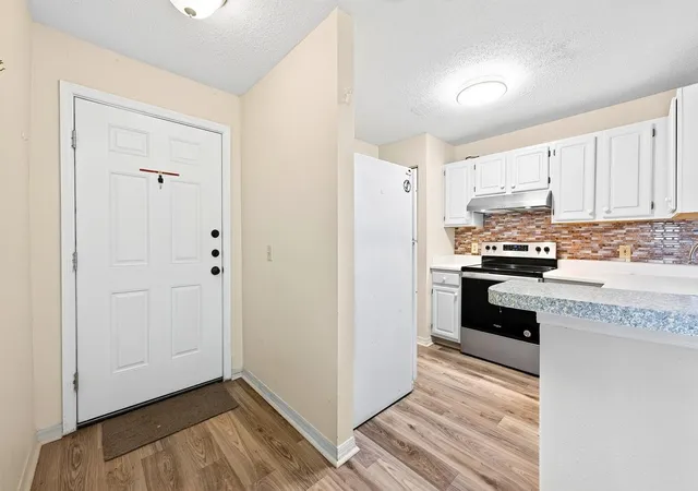 Listing Photo 4 - Condo for sale in building located at 1950 Summer Clb Dr, Oviedo, FL 32765 - Unit #310