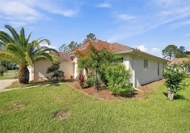 Photo 4 of Single family home for sale at 48 Waters Dr, Palm Coast, FL 32164 | MLS# FC322202 | Listing updated on 2026-10-27