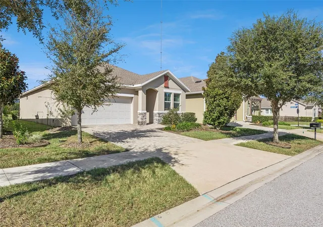 Photo 2 of Single family home for sale at 6103 Plover Meadow St, Lithia, FL 33547 | MLS# O6450803 | Listing updated on 2026-10-23