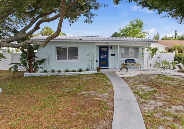Single family home for sale at 6810 4th Avenue N, Saint Petersburg, FL 33710 | MLS# TB8559254