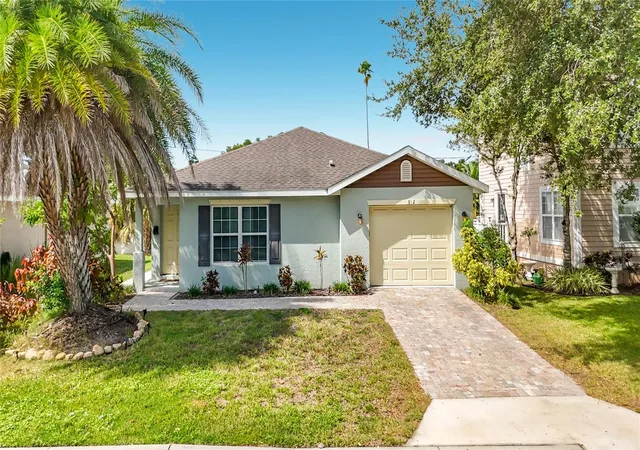 Single family home for sale at 812 33rd Street W, BRADENTON, FL 34205 | MLS# A4710015