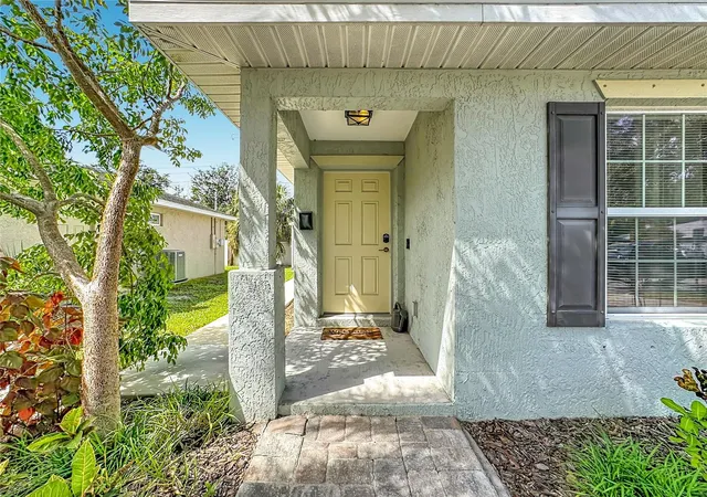 Photo 1 of Single family home for sale at 812 33rd Street W, Bradenton, FL 34205 | MLS# A4710015 | Listing updated on 2026-10-23
