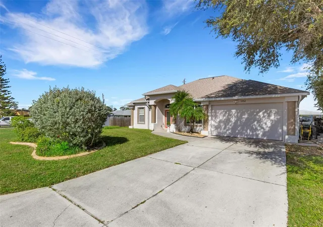 Photo 2 of Single family home for sale at 1232 Porpoise Rd, Venice, FL 34293 | MLS# N6146259 | Listing updated on 2026-10-23