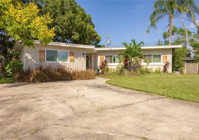 Single family home for sale at 8485 Pelican Ln, SEMINOLE, FL 33777 | MLS# TB8559264