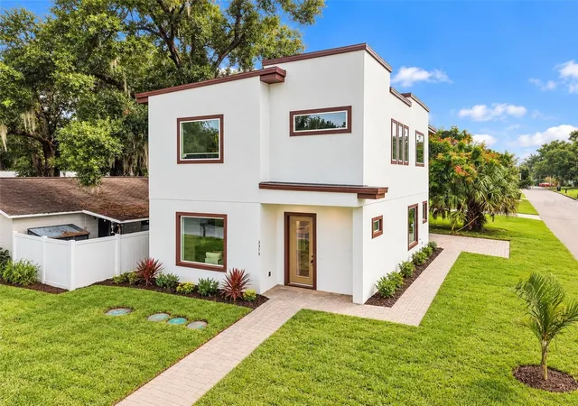 Photo 1 of Single family home for sale at 2315 Marlboro St, Orlando, FL 32806 | MLS# O6450815 | Listing updated on 2026-10-22