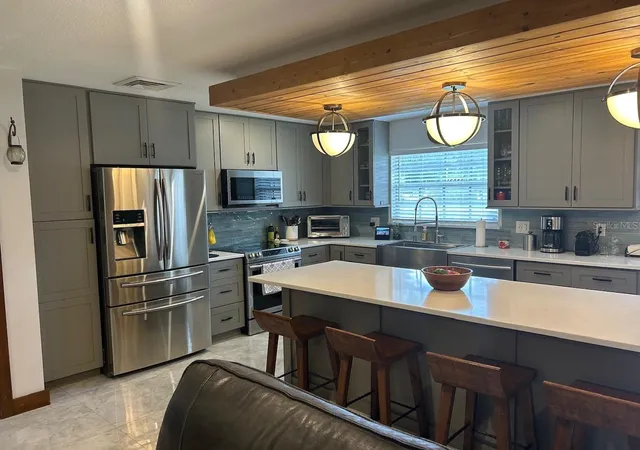 Photo 4 of Single family home for sale at 100 Palm Lake Ct, Longwood, FL 32779 | MLS# R4912179 | Listing updated on 2026-10-20