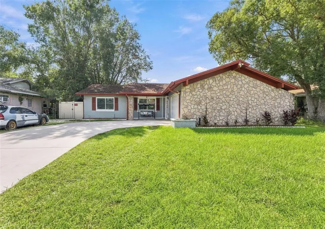 Photo 2 of Single family home for sale at 3620 Coppertree Cir, Brandon, FL 33511 | MLS# TB8559268 | Listing updated on 2026-10-22