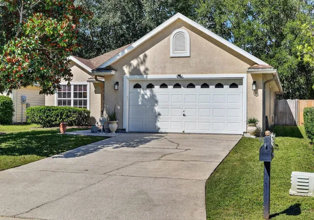 Photo 2 of Single family home for sale at 717 Mackenzie Cir, Saint Augustine, FL 32092 | MLS# FC322205 | Listing updated on 2026-10-20
