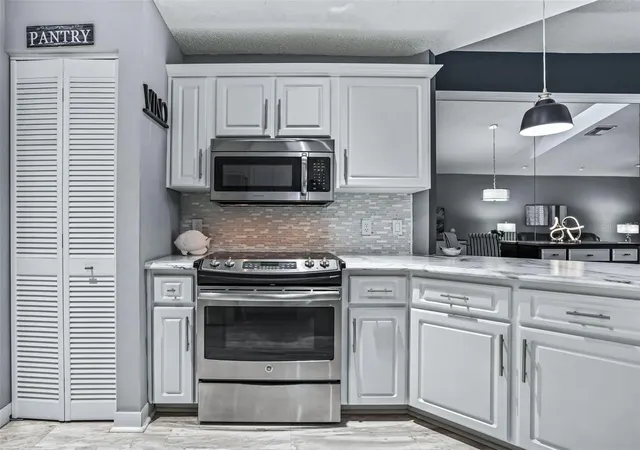 Photo 3 of Single family home for sale at 17864 SE 115th Court, Summerfield, FL 34491 | MLS# G5119225 | Listing updated on 2026-10-22