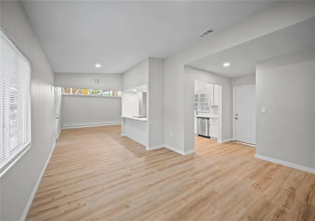 Photo 4 of Single family home for sale at 600 Ventura Ave, Orlando, FL 32805 | MLS# S5159791 | Listing updated on 2026-10-20