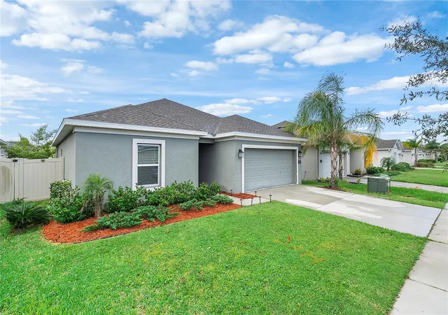 Photo 3 of Single family home for sale at 641 Watusi Way, Saint Cloud, FL 34772 | MLS# O6450832 | Listing updated on 2026-10-21