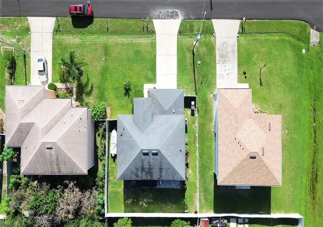 Photo 3 of Single family home for sale at 1931 Dolphin Dr, Kissimmee, FL 34759 | MLS# L4965875 | Listing updated on 2026-10-20