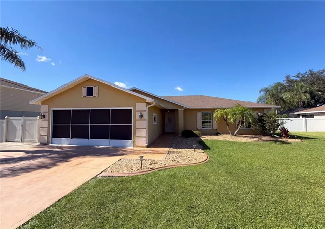 Photo 1 of Single family home for sale at 22 Firethorn Ln, Palm Coast, FL 32137 | MLS# O6450844 | Listing updated on 2026-10-20