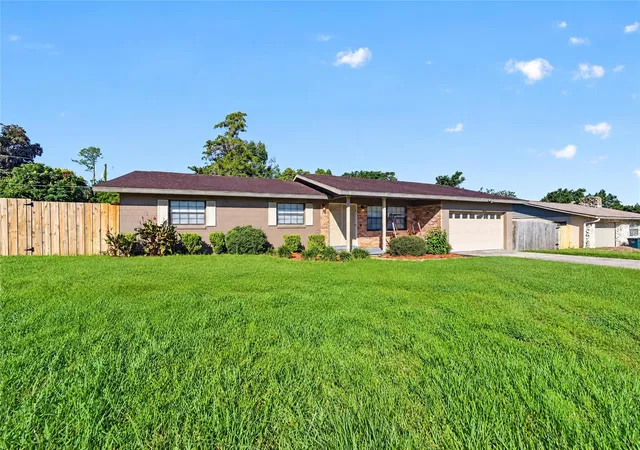 Photo 4 of Single family home for sale at 3704 SE 34th Court, Ocala, FL 34471 | MLS# OM734247 | Listing updated on 2026-10-20