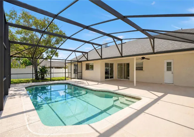 Photo 1 of Single family home for sale at 1056 Condor Pl, Winter Springs, FL 32708 | MLS# O6450851 | Listing updated on 2026-10-21