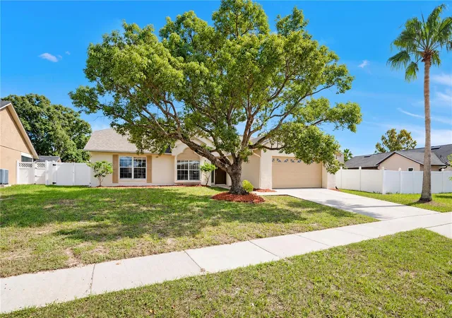 Photo 3 of Single family home for sale at 1056 Condor Pl, Winter Springs, FL 32708 | MLS# O6450851 | Listing updated on 2026-10-21