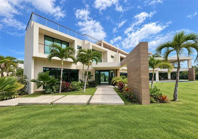 Photo 1 of Mansion for sale at 24 Lauren Ln Dorado Country Ests, Dorado, PR 00646 | MLS# PR9125074 | Listing updated on 2026-10-21