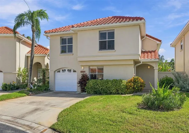 Photo 2 of Townhouse for sale at 6101 Mirada Cir, Saint Petersburg, FL 33715 | MLS# TB8559305 | Listing updated on 2026-10-24